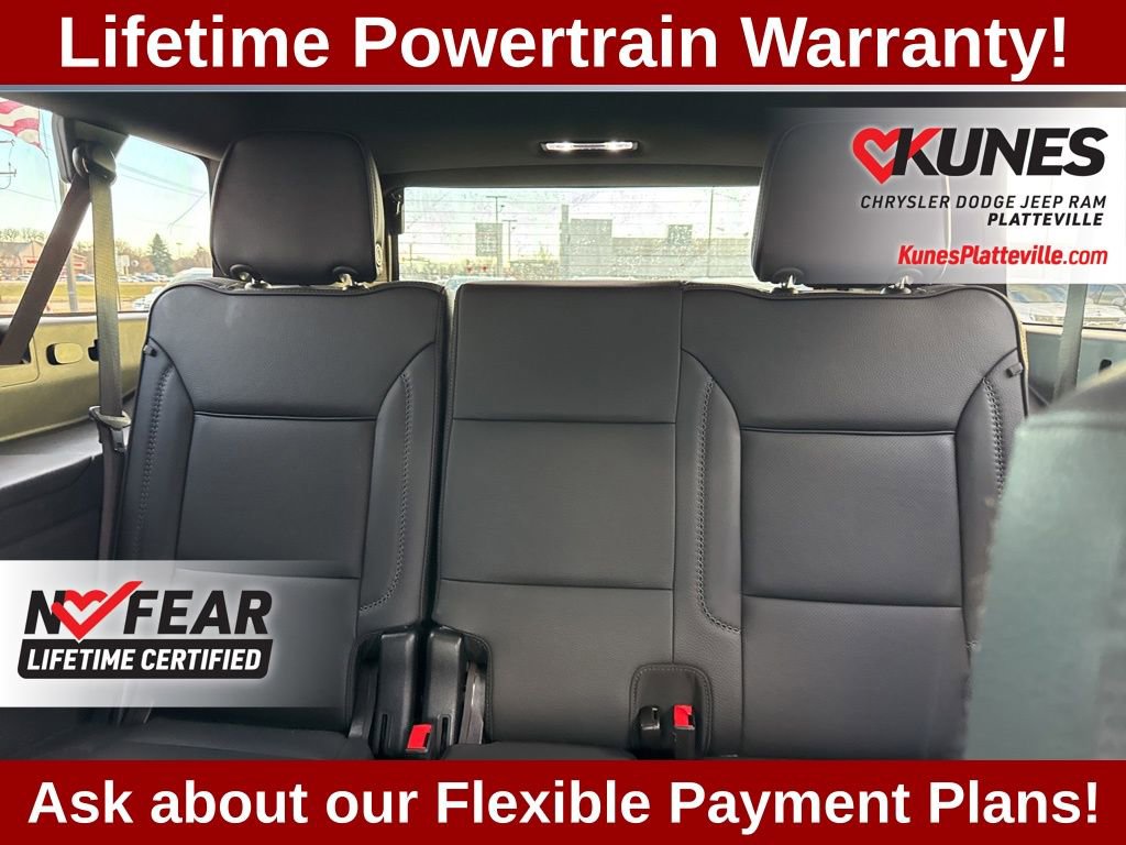 Used 2025 GMC Yukon XL Denali AWD/4WD image 27