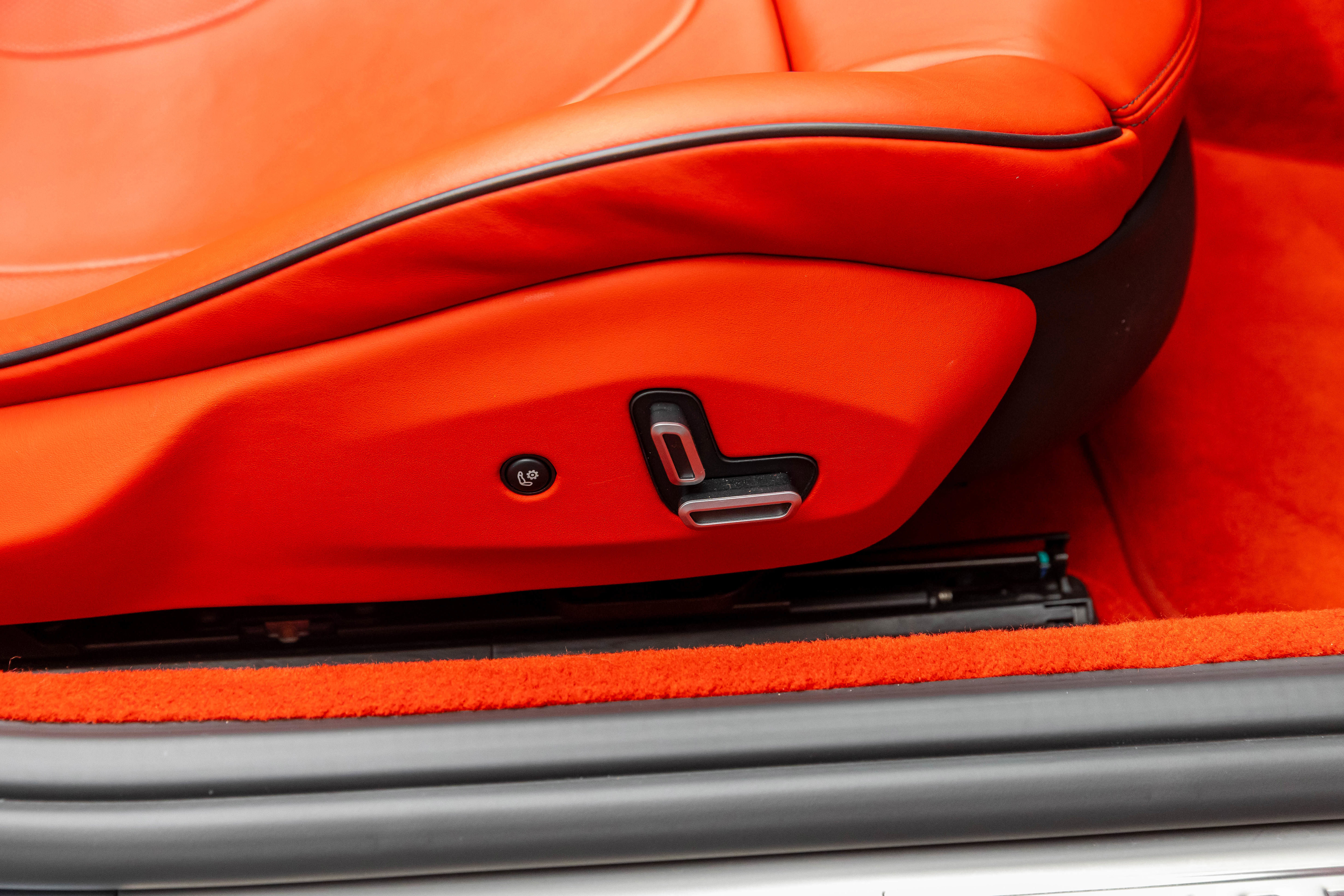 Certified 2019 Ferrari Portofino RWD image 46