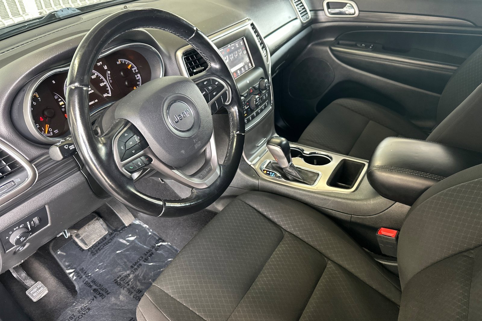 Used 2021 Jeep Grand Cherokee Laredo image 9