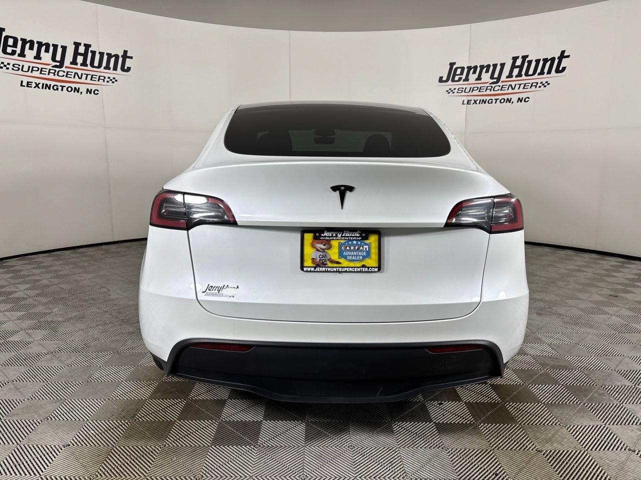 Used 2025 Tesla Model Y Long Range RWD image 4