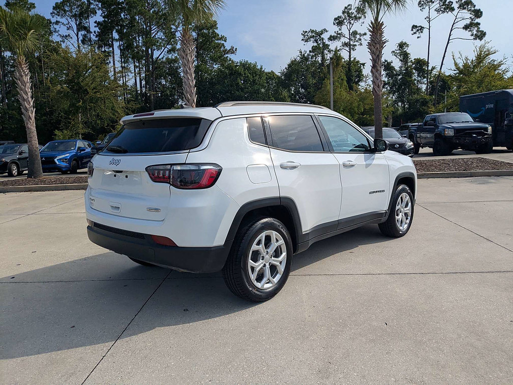 Certified 2024 Jeep Compass Latitude AWD/4WD image 3