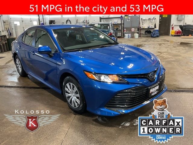 Used 2020 Toyota Camry LE image 1
