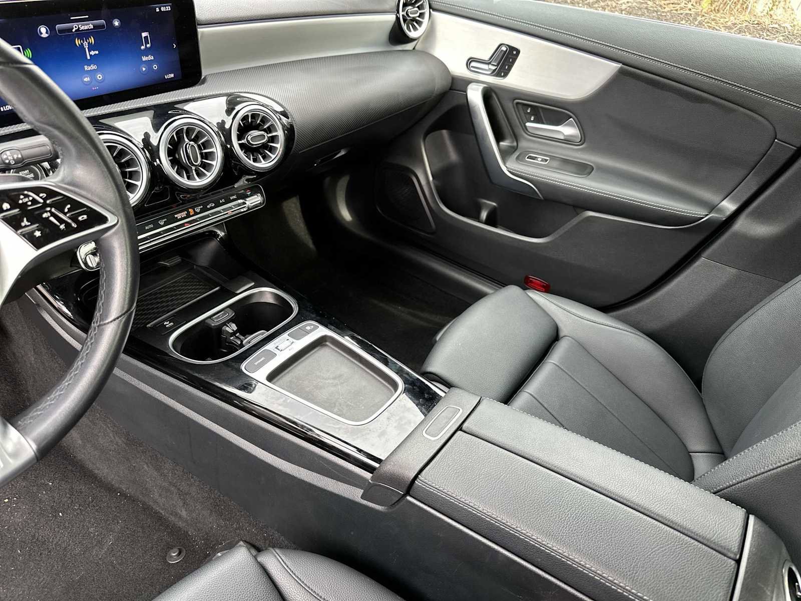 Used 2025 Mercedes-Benz CLA 250 4MATIC image 21