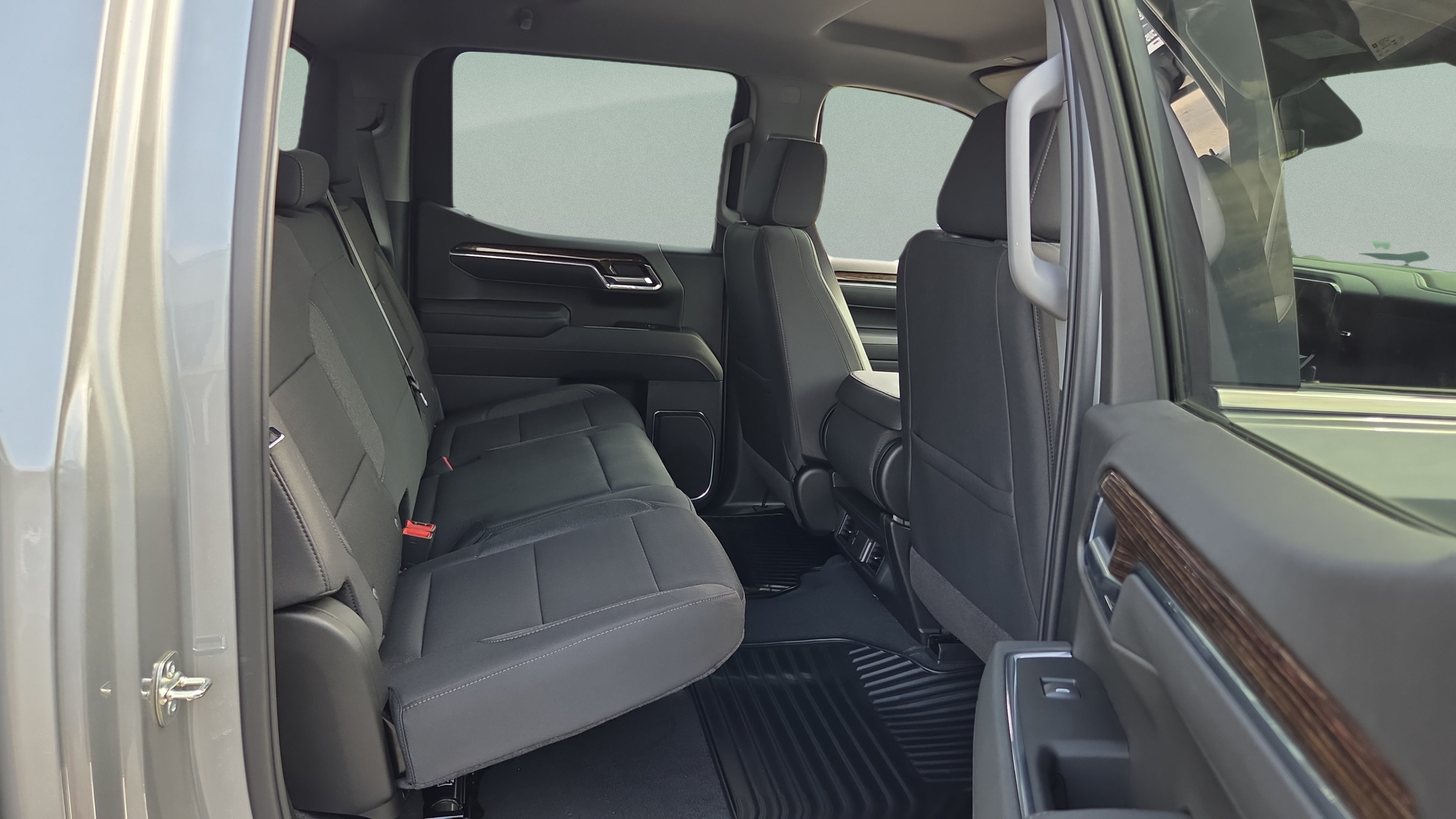 New 2026 GMC Sierra 1500 SLE w/ Preferred Package AWD/4WD image 14