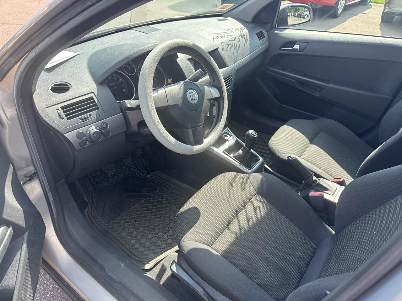 Used 2008 Saturn Astra XE FWD image 9
