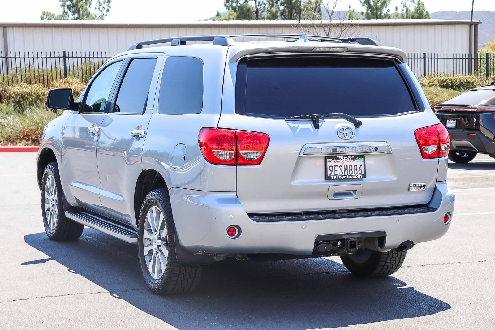 Used 2016 Toyota Sequoia Limited w/ Safety & Convenience Package AWD/4WD image 5