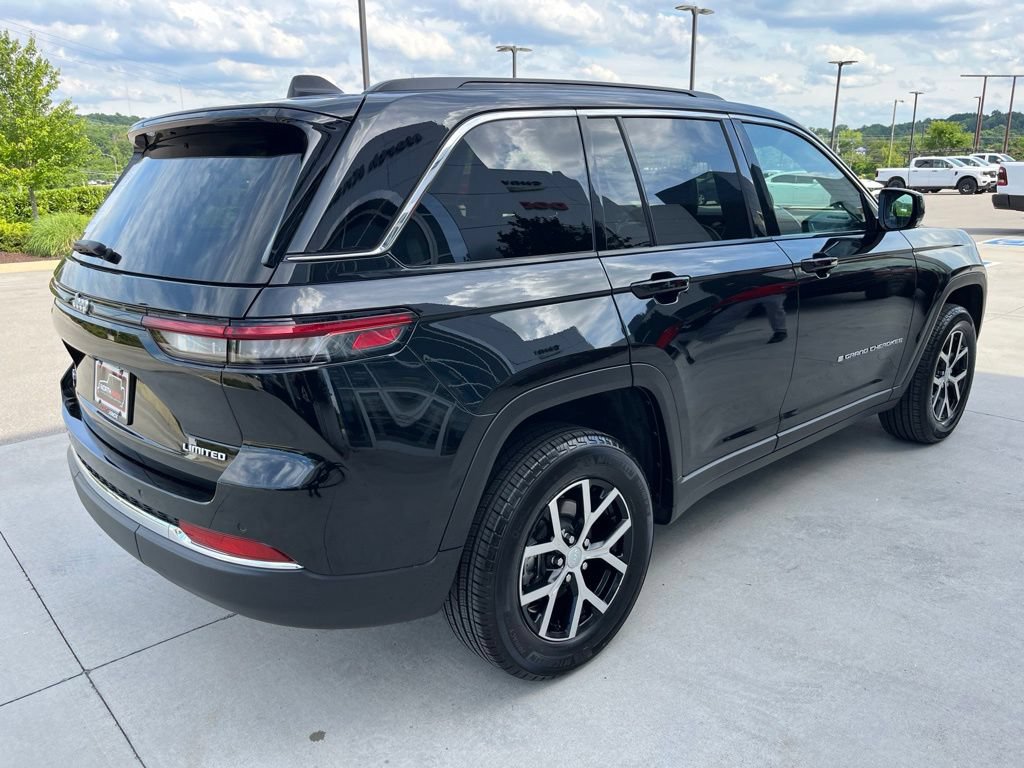 Used 2025 Jeep Grand Cherokee Limited AWD/4WD image 19
