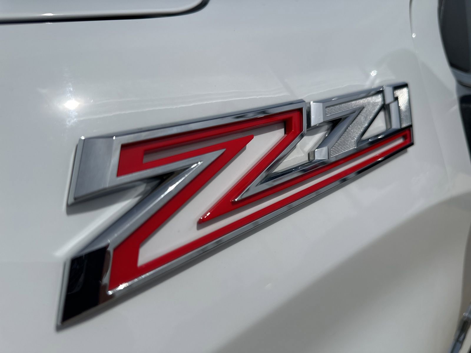 Used 2025 Chevrolet Silverado 1500 LTZ image 14