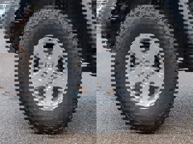 Used 2014 Jeep Wrangler Freedom Edition image 14