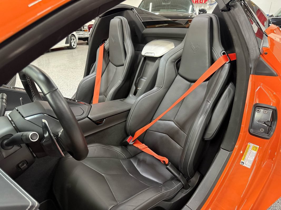 Used 2022 Chevrolet Corvette Stingray Preferred Conv w/ Z51 Performance Package RWD image 15