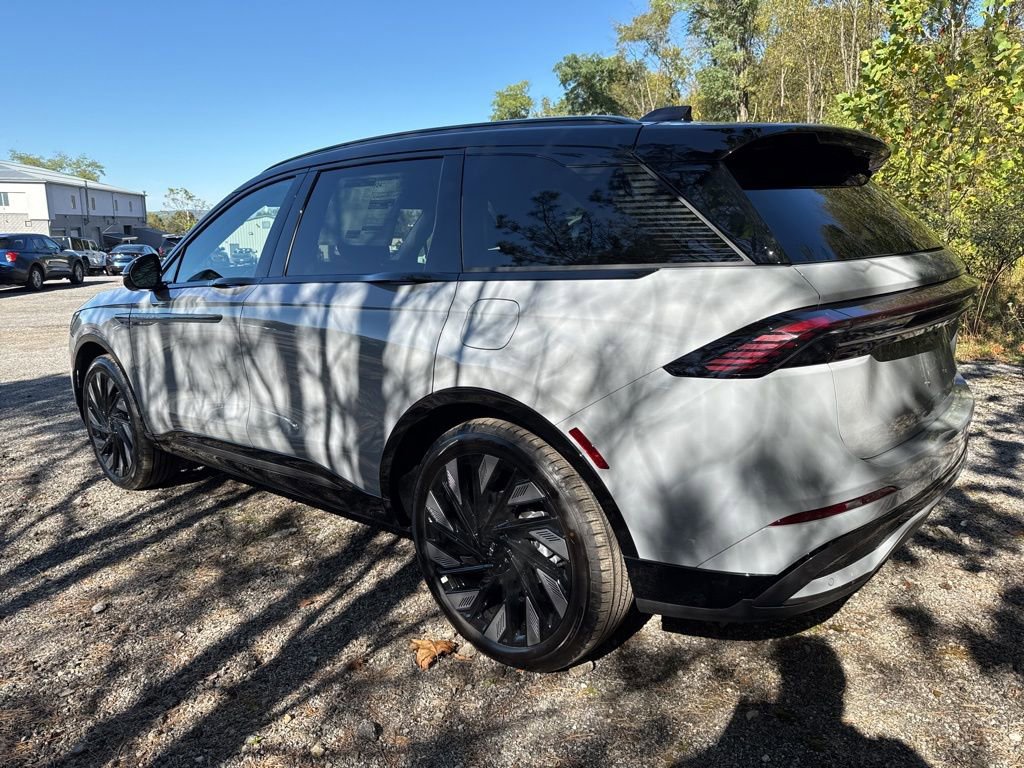 New 2026 Lincoln Nautilus Reserve w/ Jet Appearance Package image 8