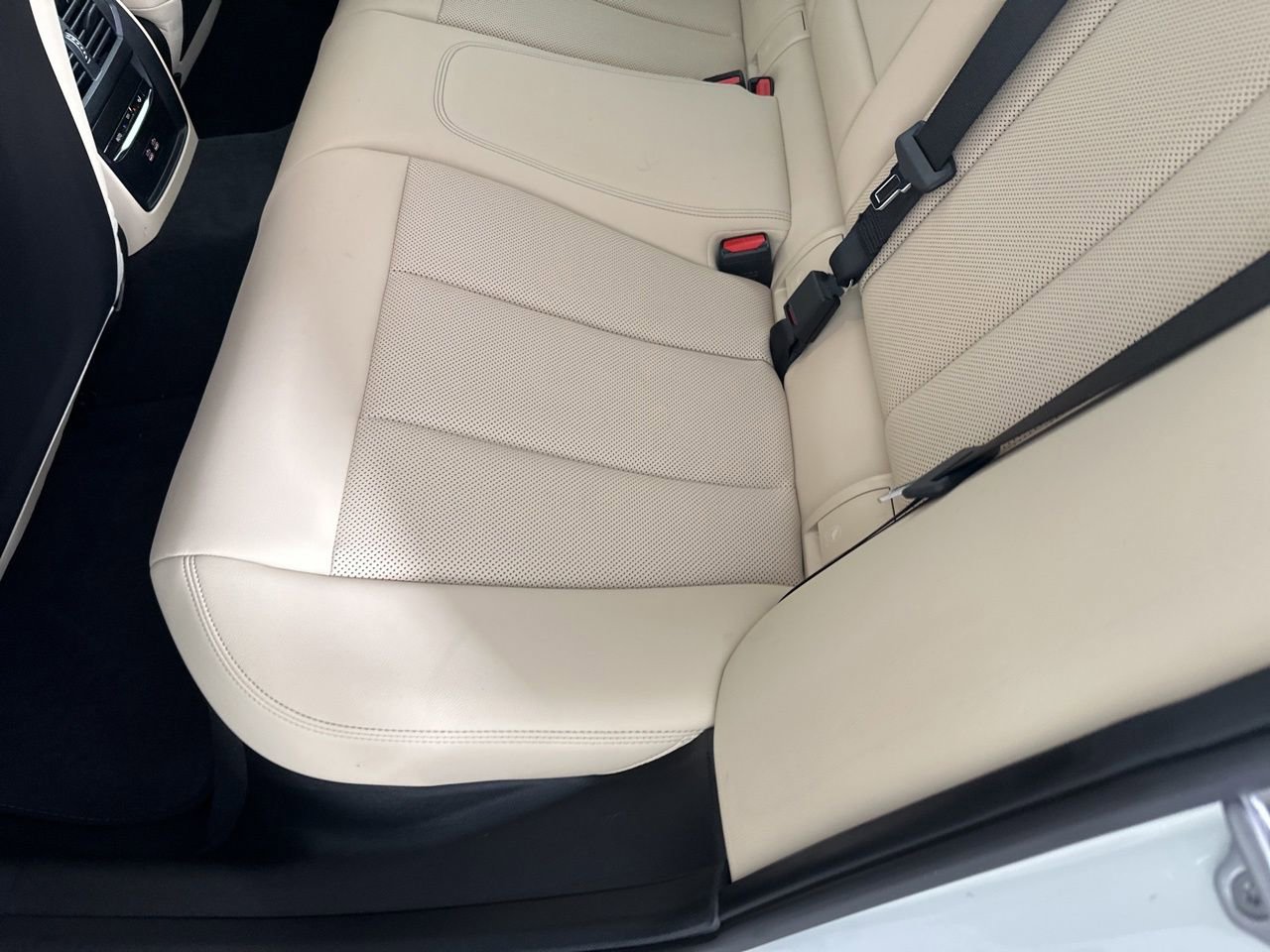 Used 2025 BMW 330i Sedan w/ Convenience Package image 29