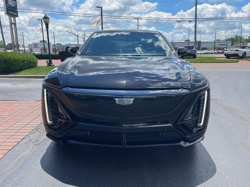 Used 2026 Cadillac Lyriq V w/ LPO, Floor Liner Package AWD/4WD image 4