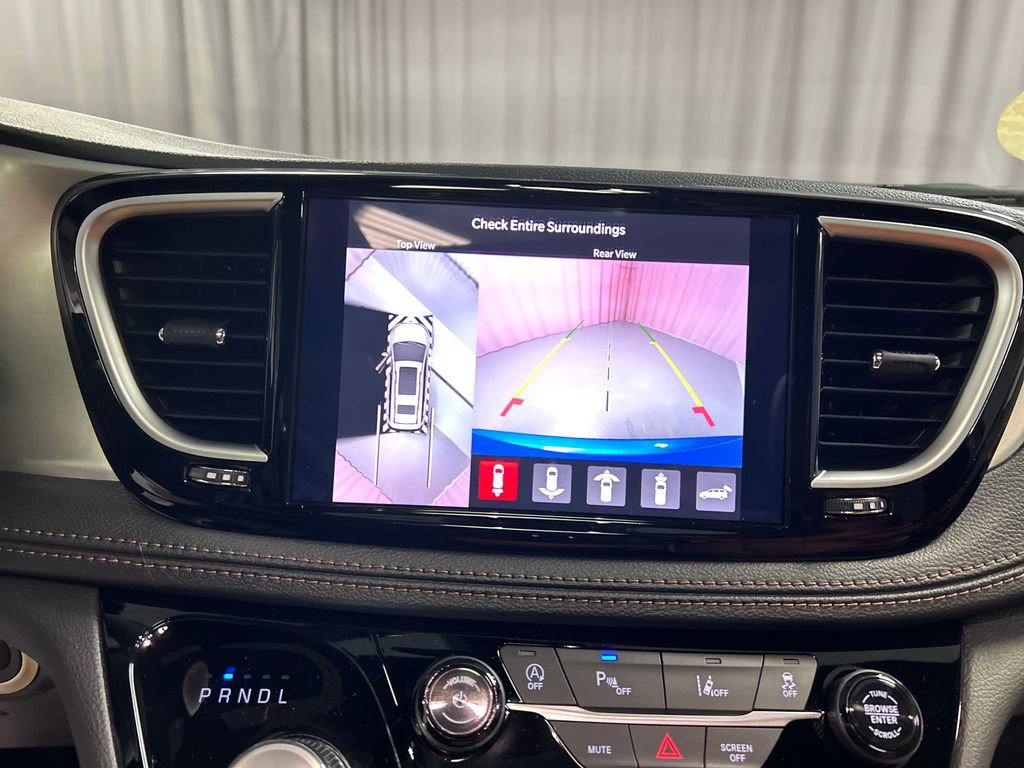 New 2026 Chrysler Pacifica Pinnacle FWD image 16