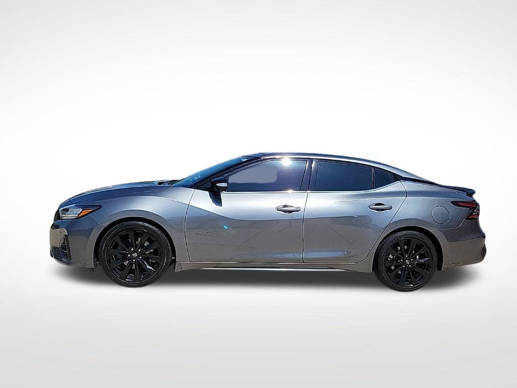 Used 2023 Nissan Maxima SR w/ Sport Mat Group FWD image 2