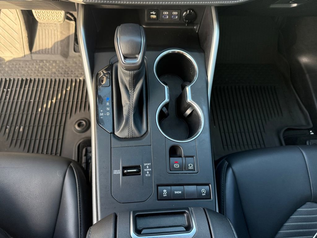 Used 2022 Toyota Highlander XSE FWD image 12