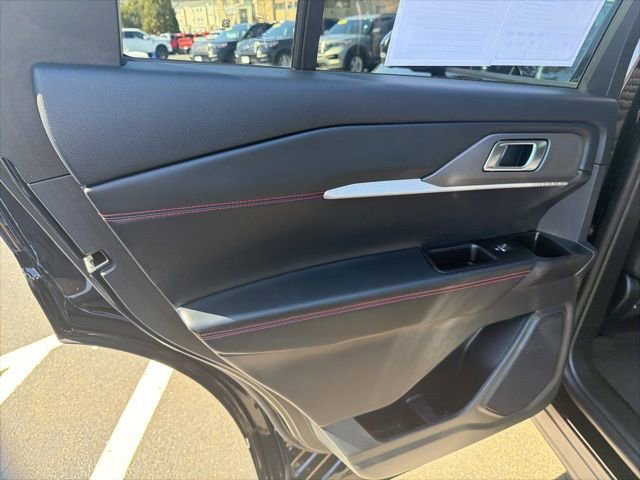 Used 2025 Ford Explorer ST-Line w/ ST-Line Street Pack image 22