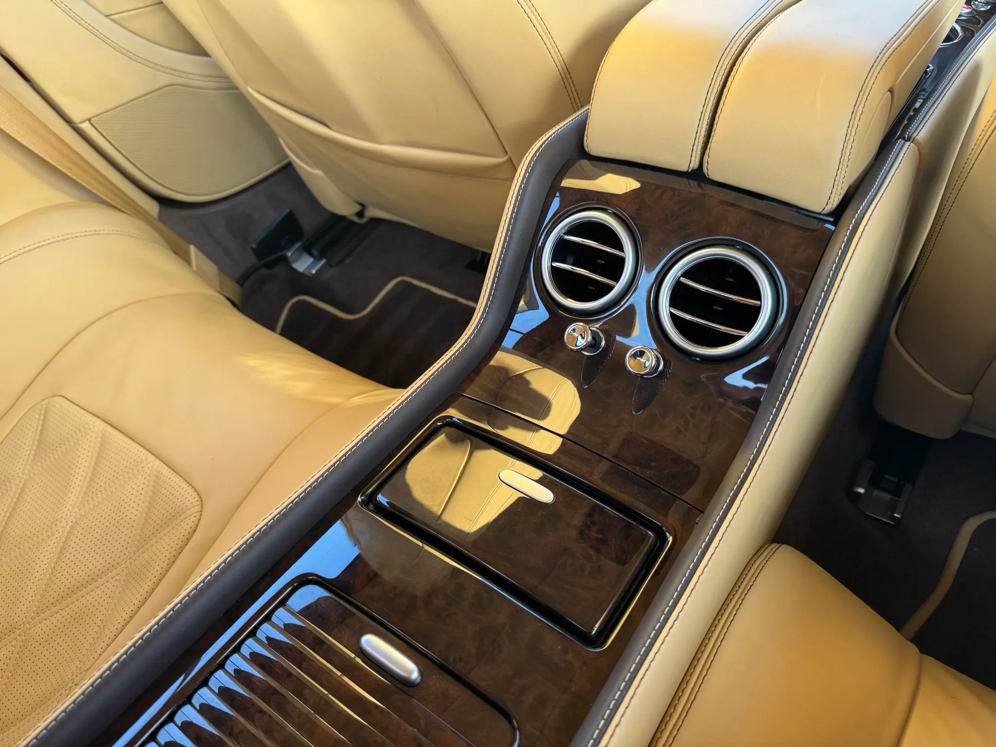 Used 2015 Bentley Continental GT AWD/4WD image 25