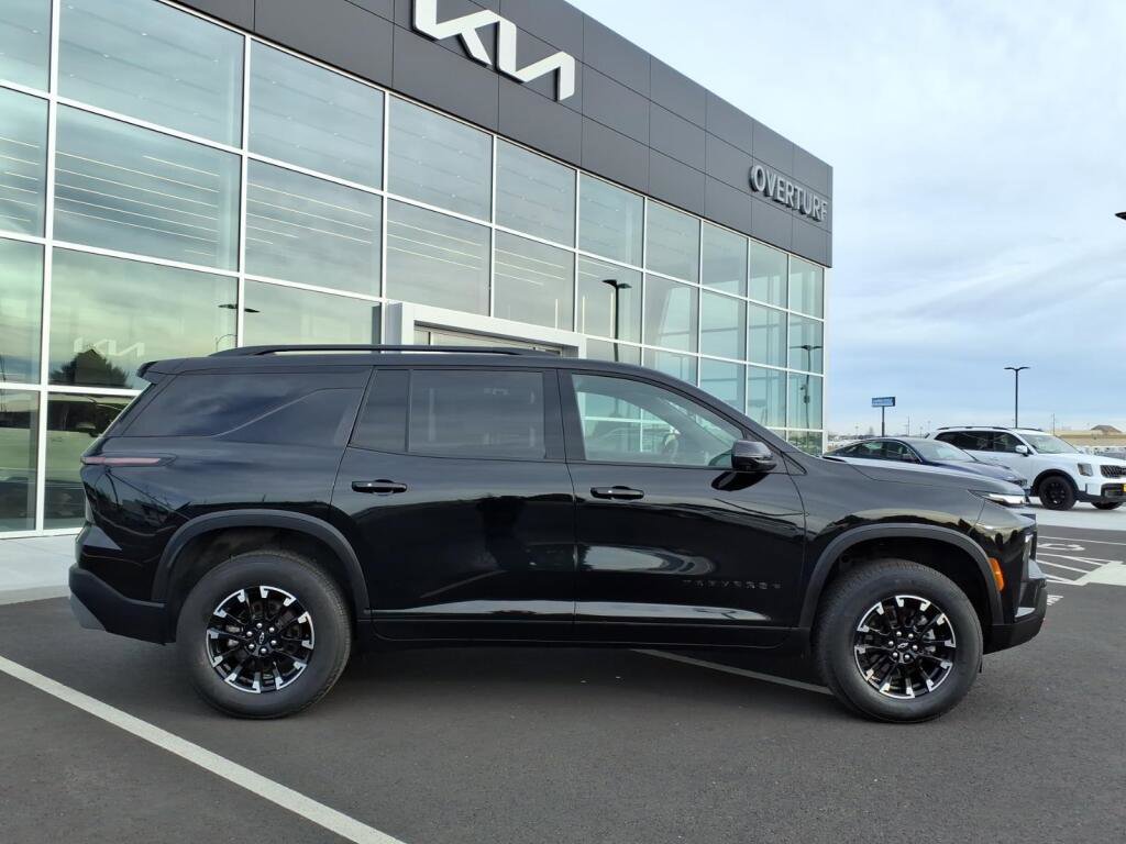 Used 2024 Chevrolet Traverse Z71 image 8