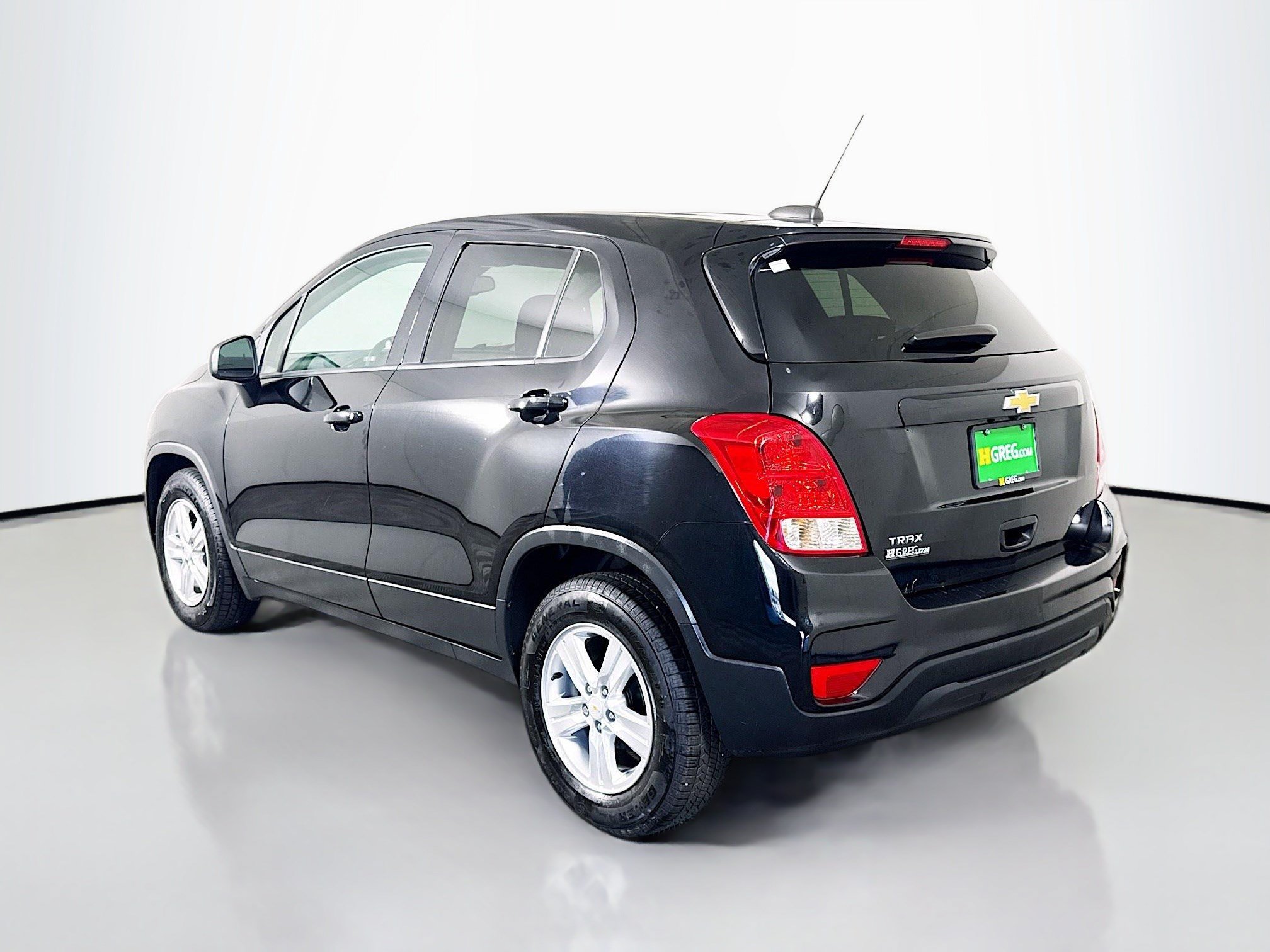 Used 2021 Chevrolet Trax LS w/ Tint and Cruise Package FWD image 7