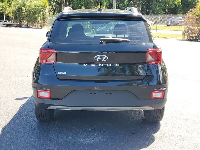 Used 2024 Hyundai Venue SEL FWD image 5