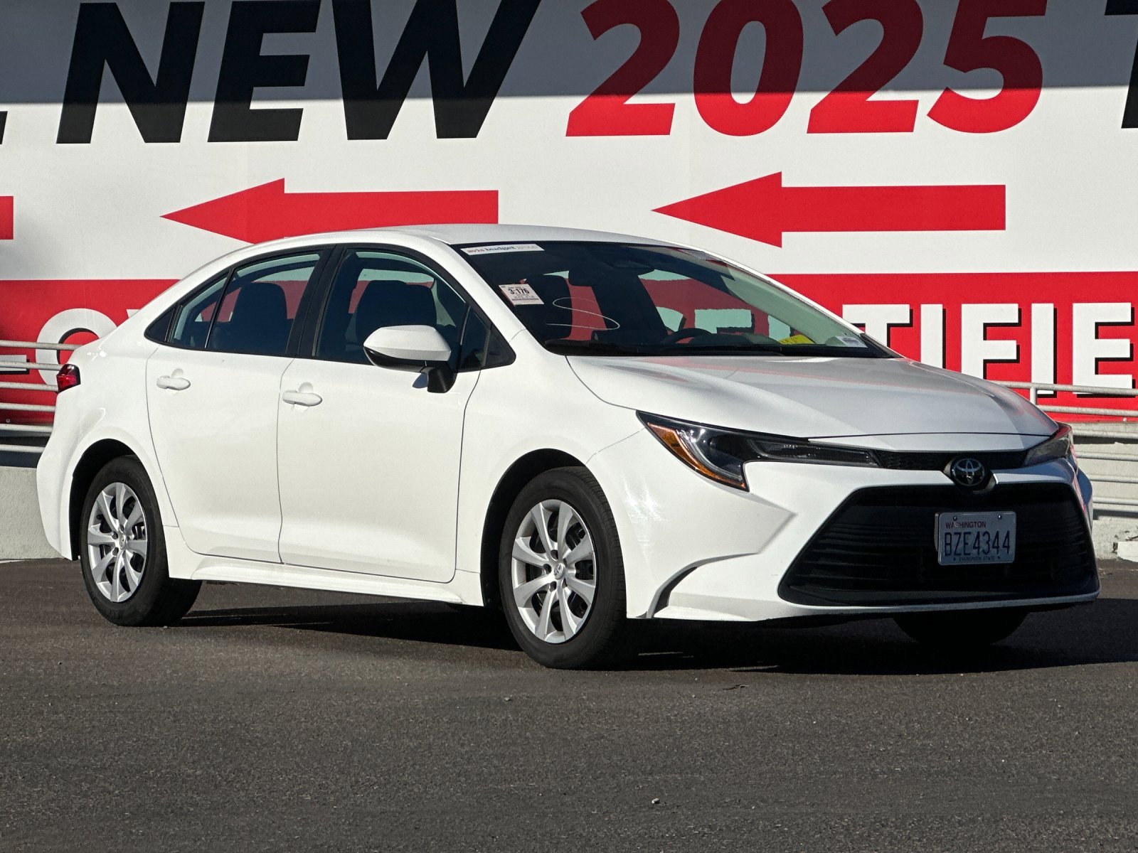 Used 2024 Toyota Corolla LE image 8