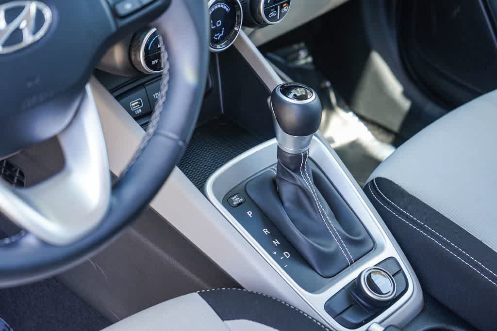 Certified 2024 Hyundai Venue SEL FWD image 20
