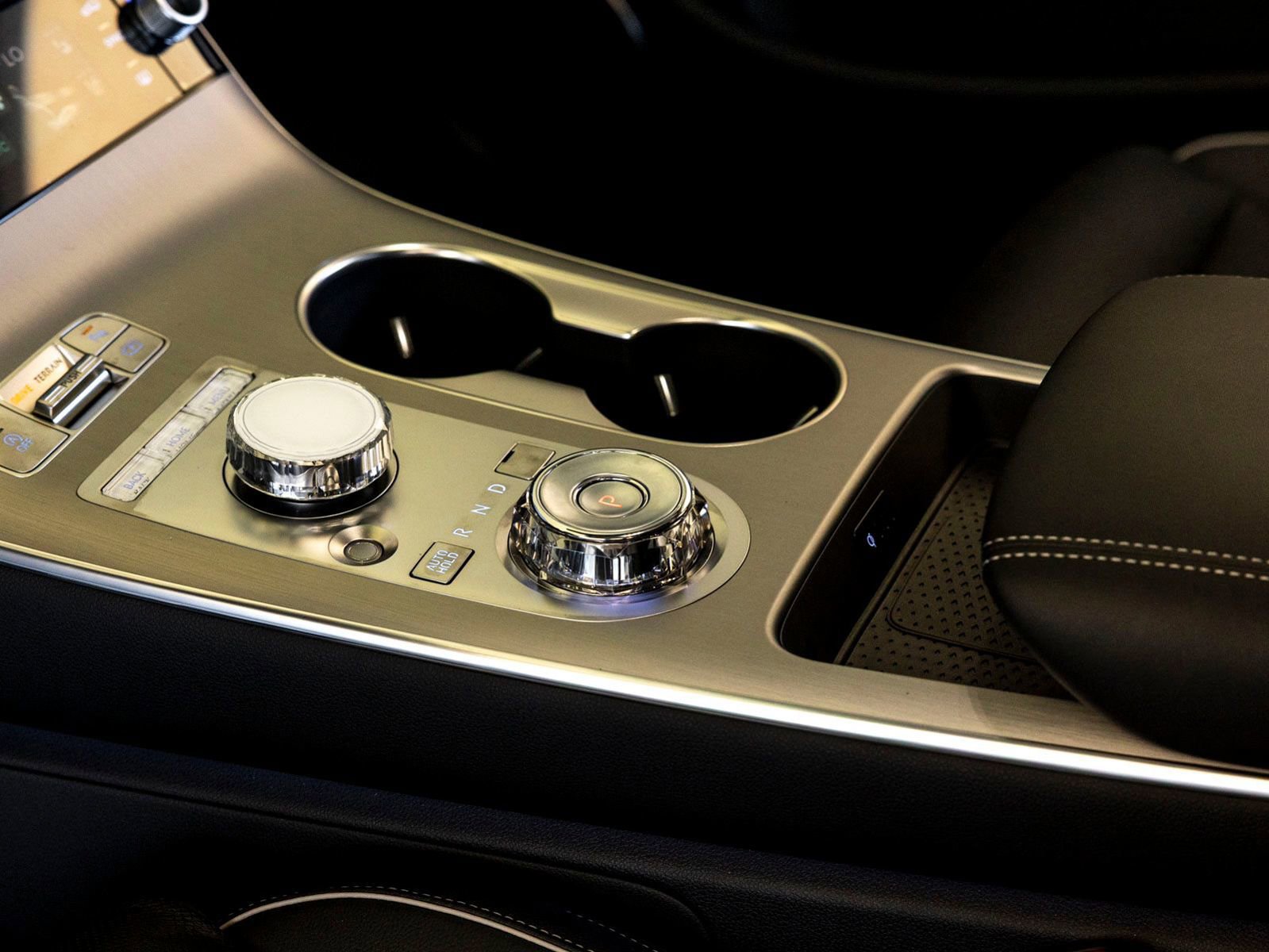 Used 2026 Genesis GV70 2.5T Advanced image 17