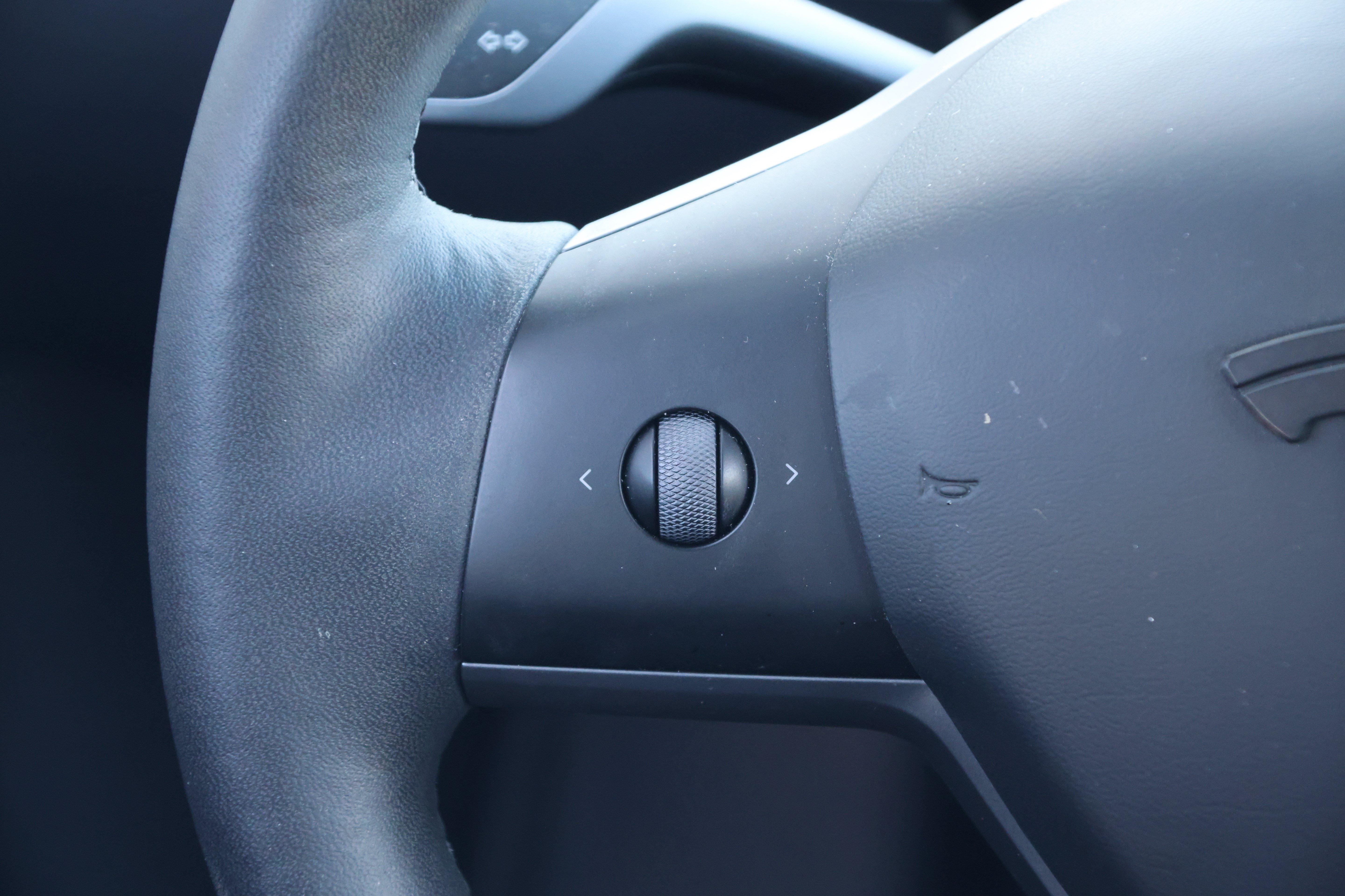 Used 2023 Tesla Model Y AWD image 17