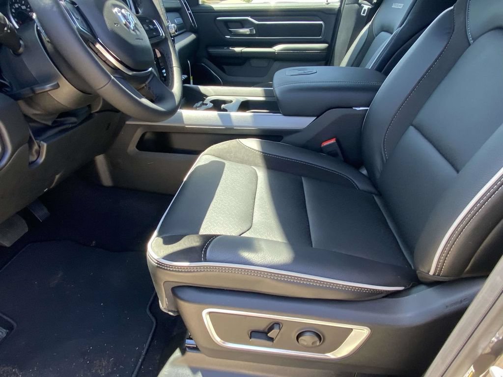 New 2026 RAM 1500 Laramie w/ Sport Appearance Package AWD/4WD image 13