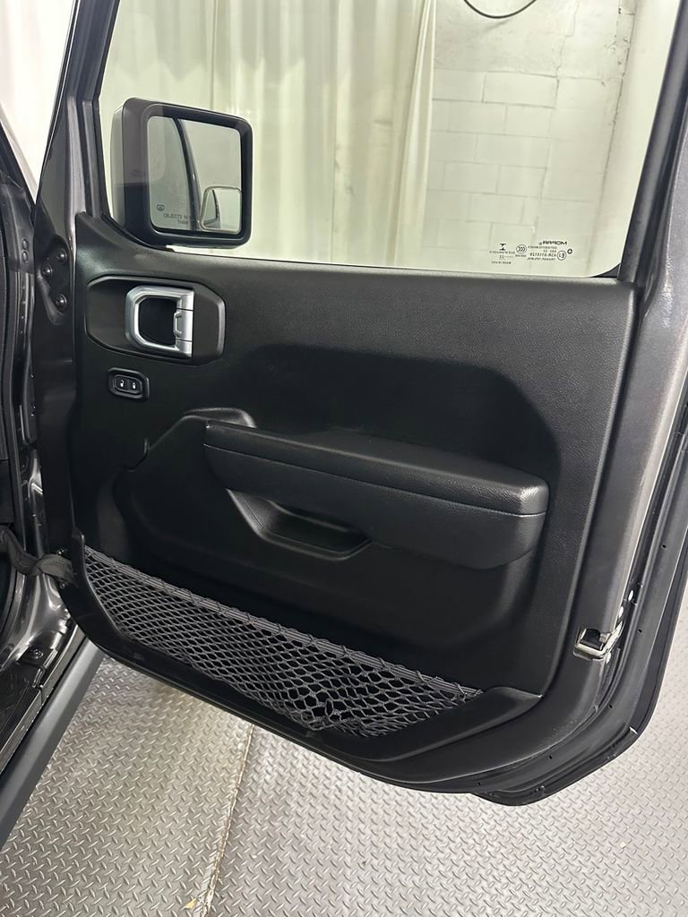 Used 2022 Jeep Gladiator Willys image 40