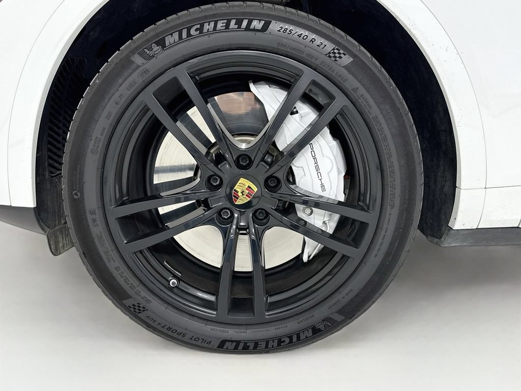 Used 2019 Porsche Cayenne Turbo AWD/4WD image 11