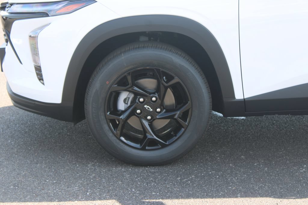 New 2026 Chevrolet Trax LT w/ Driver Confidence Package FWD image 21