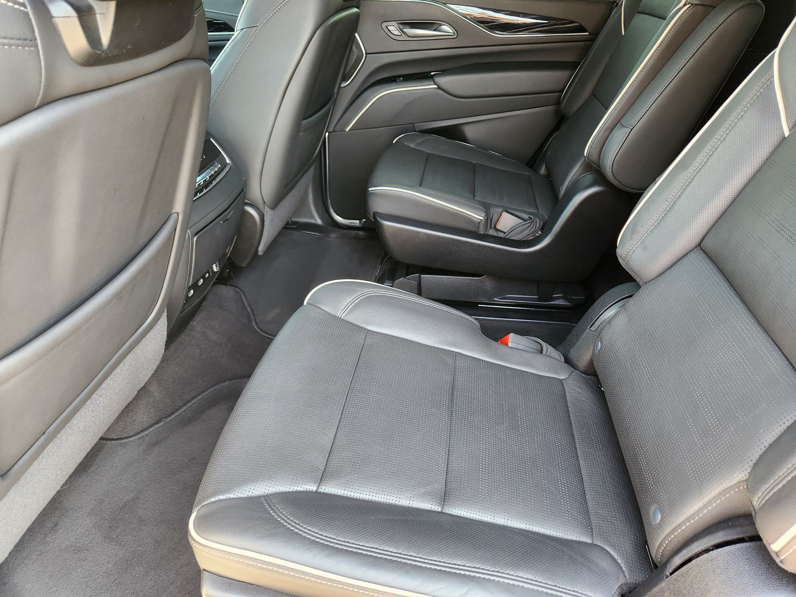 Certified 2024 Cadillac Escalade Sport w/ Touring Package AWD/4WD image 14