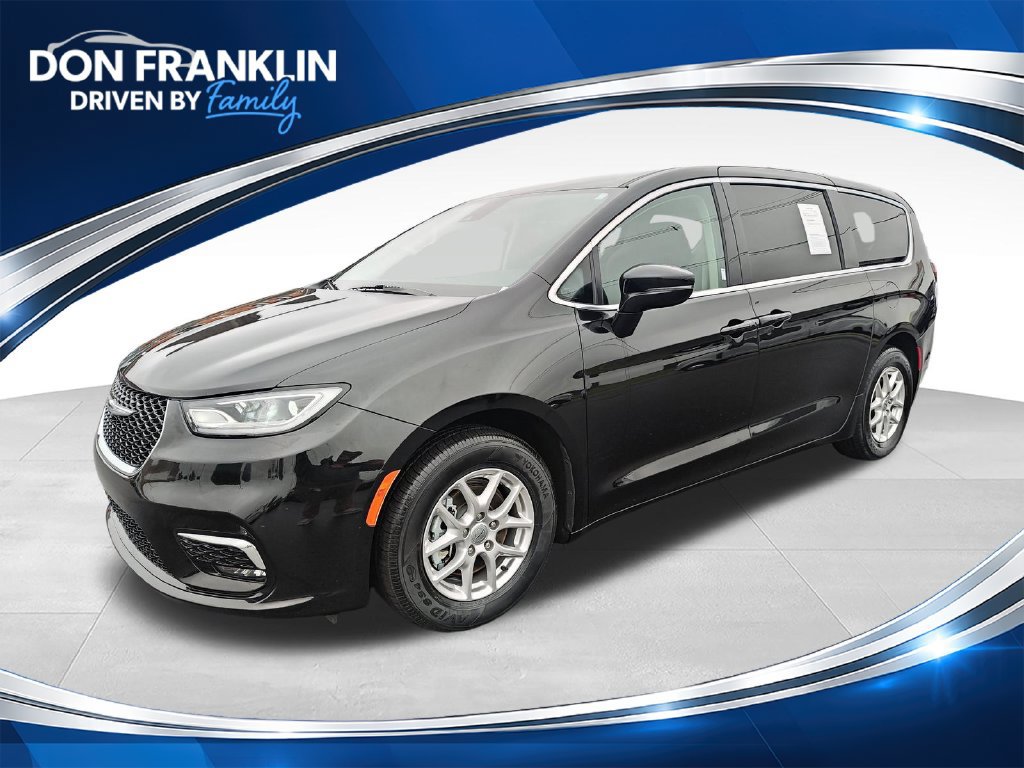 Used 2024 Chrysler Pacifica Touring-L FWD 360° Tour