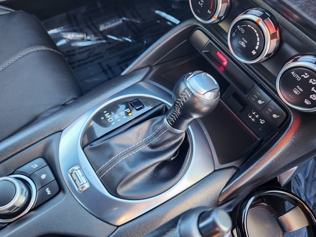 Used 2022 MAZDA MX-5 Miata Grand Touring w/ Weather Package image 11