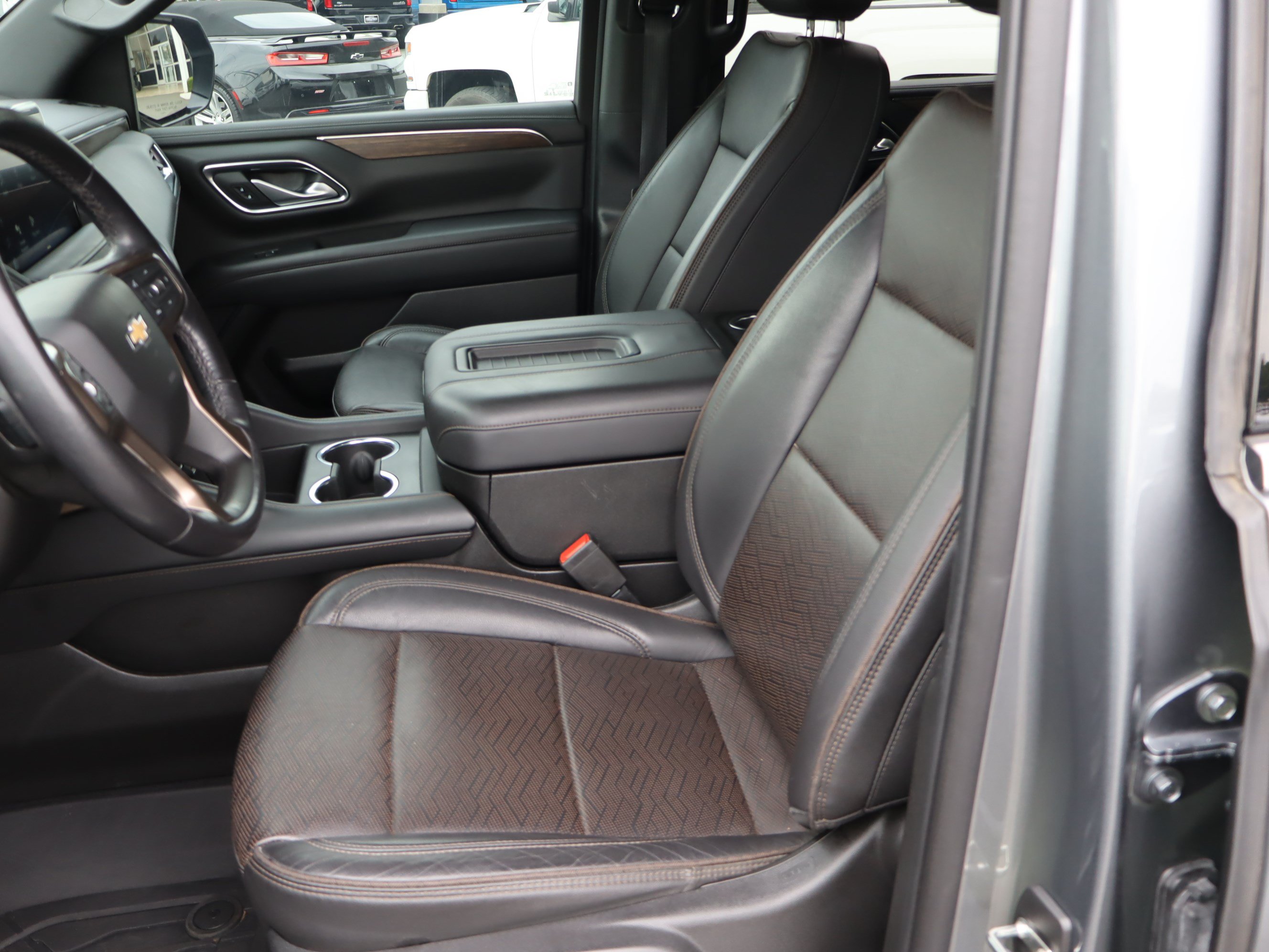 Used 2022 Chevrolet Tahoe High Country w/ Max Trailering Package AWD/4WD image 18