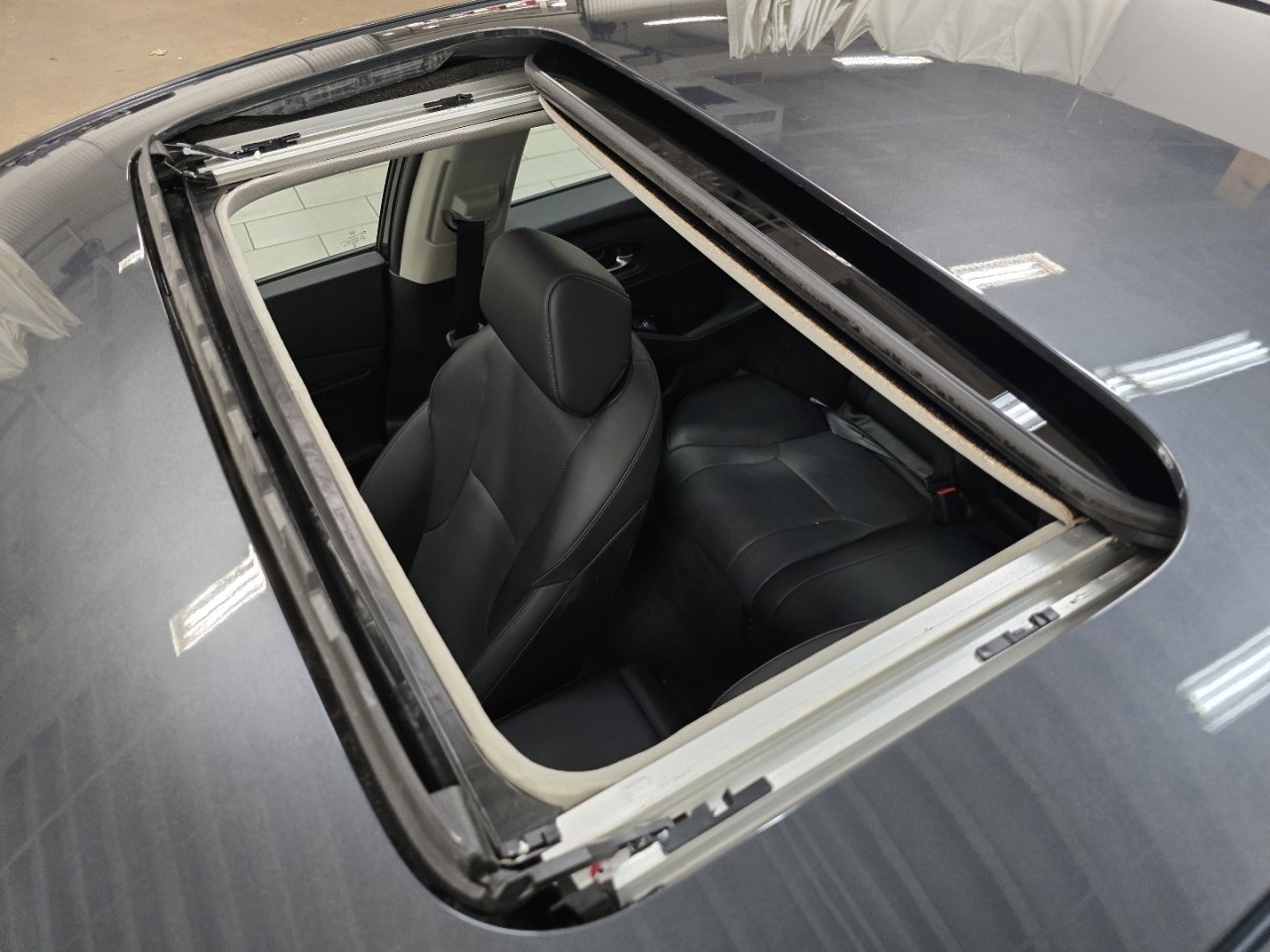 Used 2024 Honda Accord Touring image 3