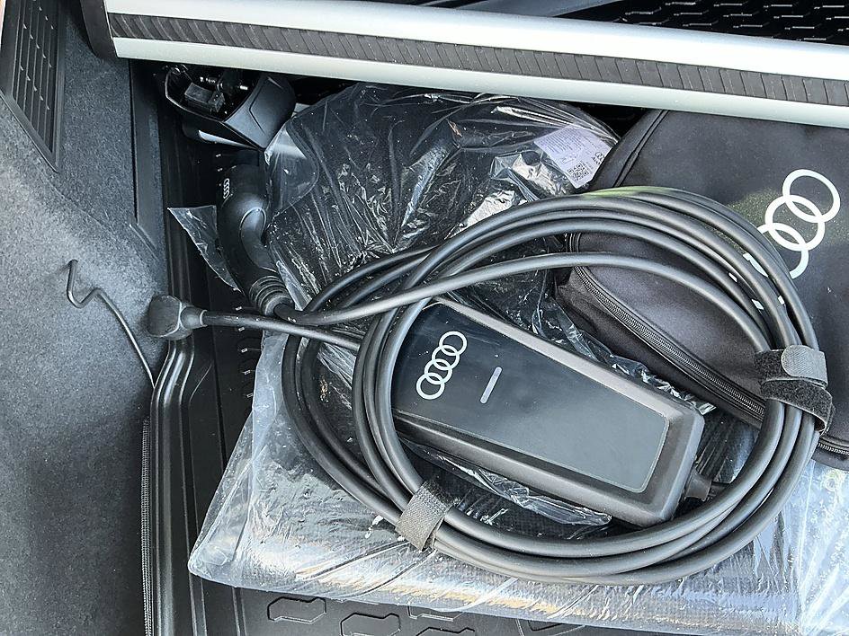 Used 2025 Audi Q5 e Premium image 28