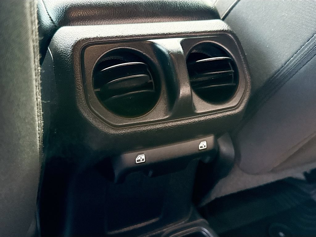 Used 2022 Jeep Wrangler Unlimited Sport AWD/4WD image 29