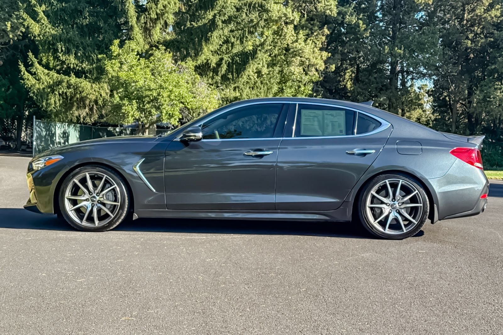 Used 2019 Genesis G70 3.3T Design RWD image 8