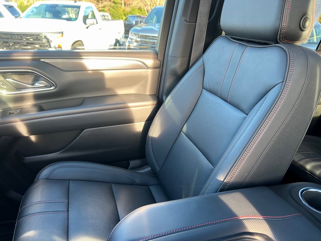 Used 2024 Chevrolet Suburban RST w/ Luxury Package image 16