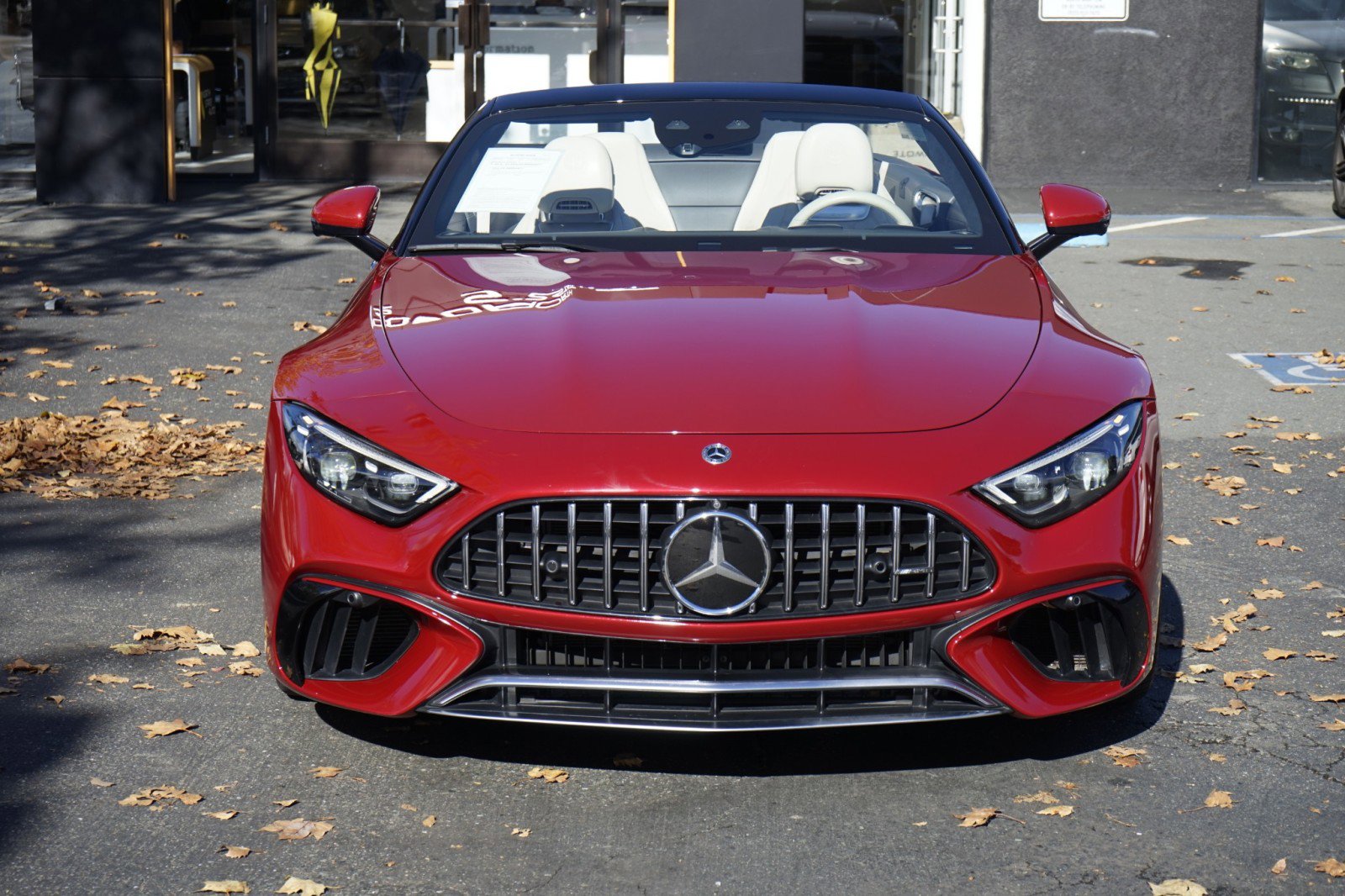 Used 2022 Mercedes-Benz SL 55 AMG 4MATIC w/ Driver Assistance Package image 5