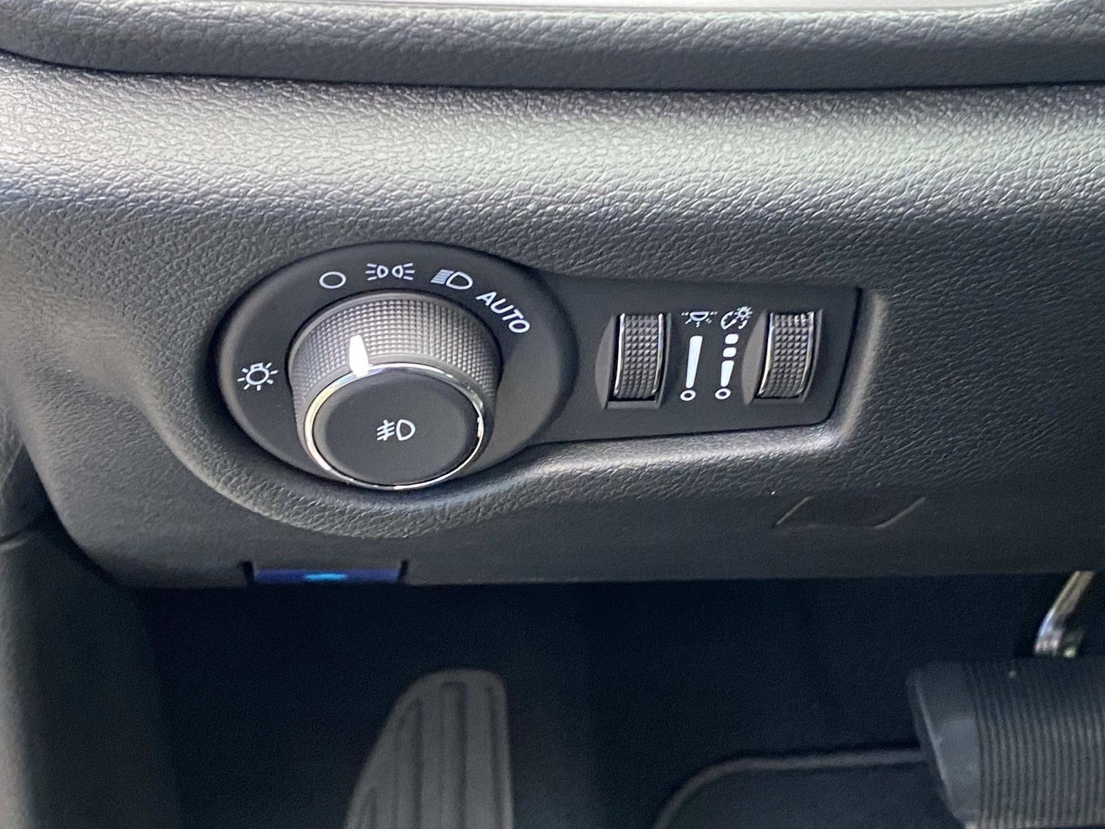 New 2026 Chrysler Pacifica Select image 18