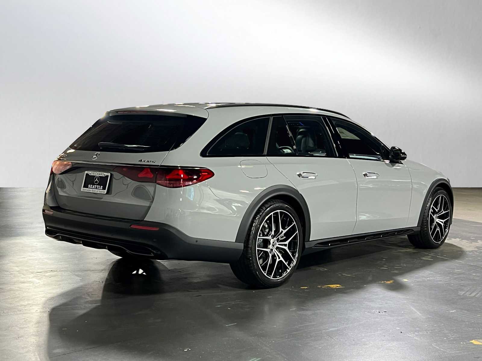 New 2026 Mercedes-Benz E 450 4MATIC All-Terrain Wagon image 3