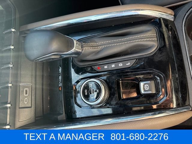 Used 2025 GMC Canyon Denali AWD/4WD image 18