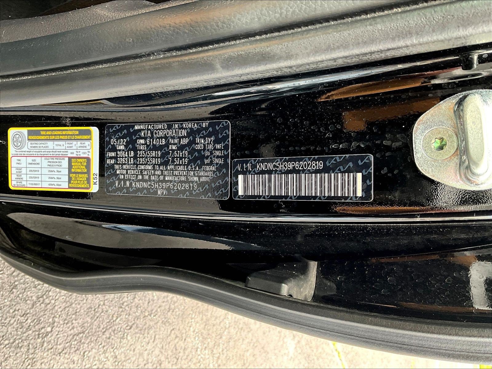 Used 2023 Kia Carnival EX FWD image 19