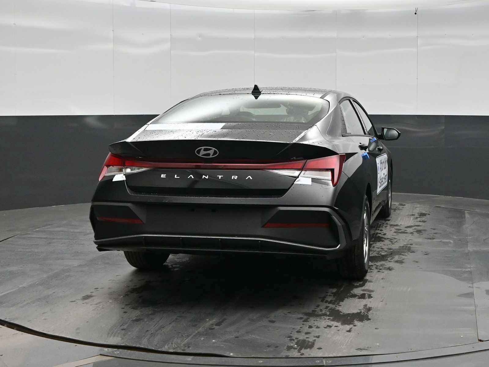 New 2026 Hyundai Elantra SE FWD image 6