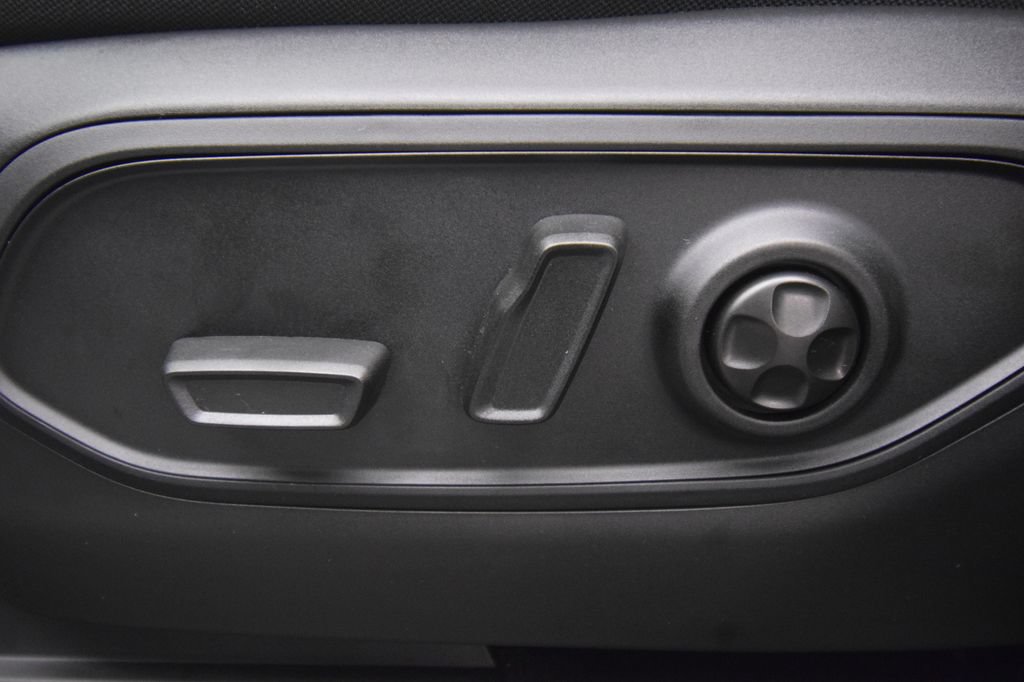 New 2026 Jeep Grand Cherokee L Laredo AWD/4WD image 32