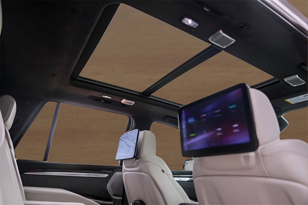 Certified 2025 Cadillac Escalade V w/ LPO, Floor Liner Package image 34